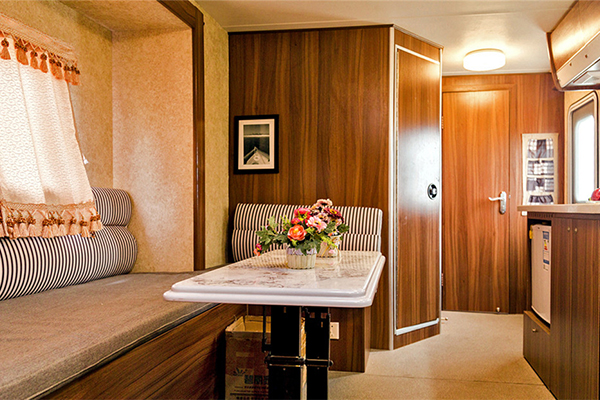 宇通ZK9040XLJ拖挂房车(6-9座)