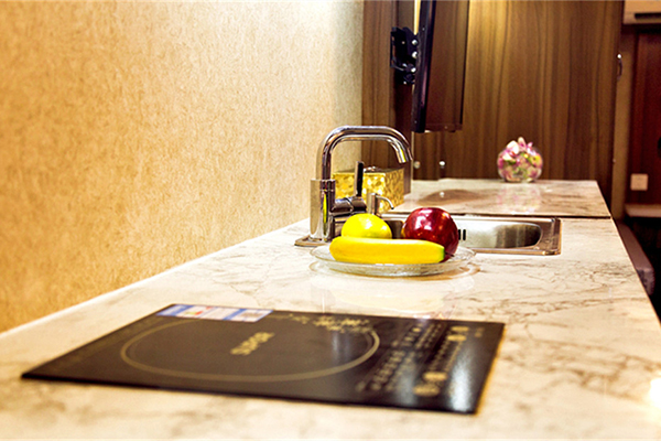 宇通ZK9040XLJ拖挂房车(6-9座)