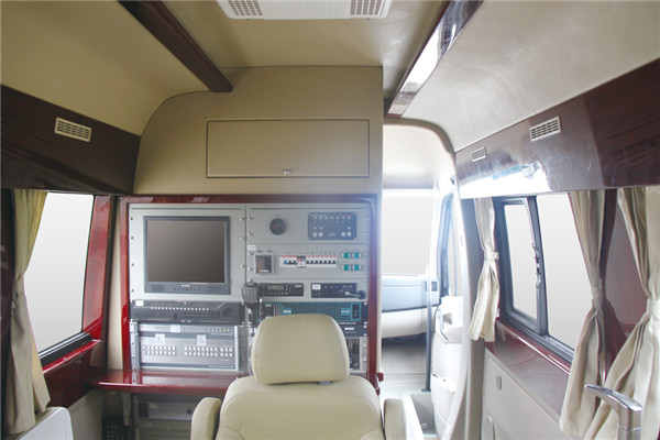 宇通ZK5051XZH1指挥车(柴油国五5-7座)