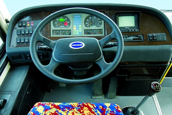 海格KLQ6850GAHEVC5CL公交车(天然气/电混动国五10-28座)