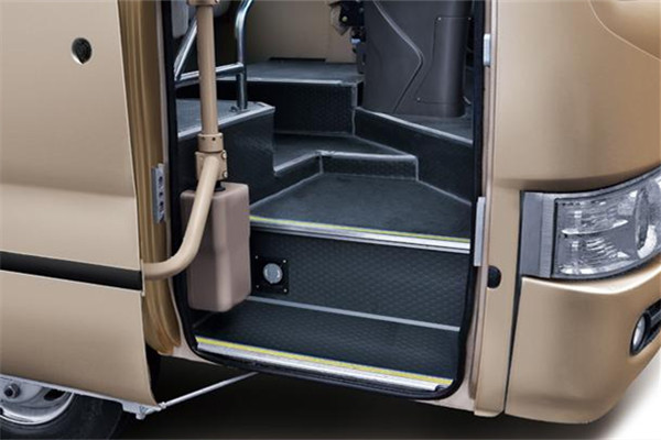 金旅XML6809JEVC0客车(纯电动24-35座)