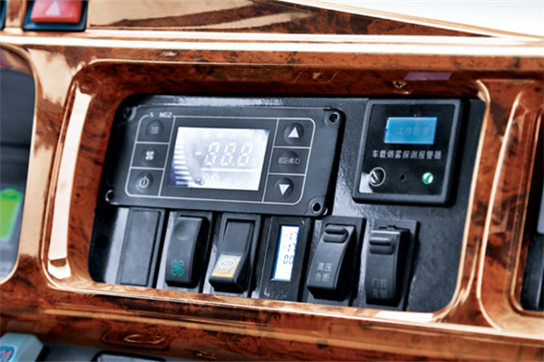 金旅XML6809JEV10客车(纯电动24-35座)