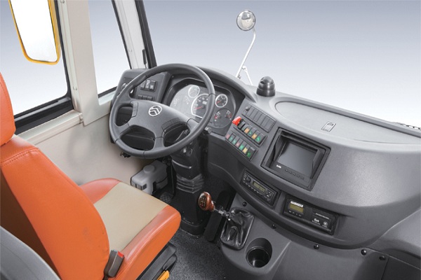 金旅XML6791J15YXC幼儿专用校车(柴油国五24-45座)