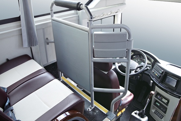 金旅XML6125J15N客车(天然气国五24-67座)