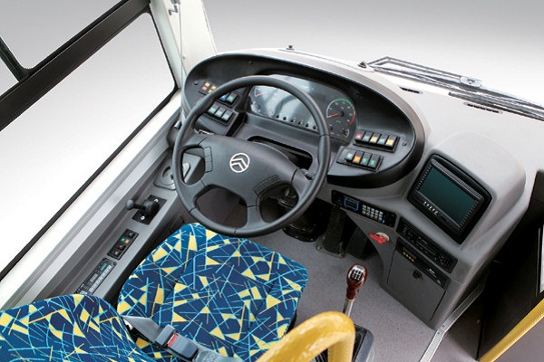 金旅XML6115JEV30C公交车(纯电动20-37座)