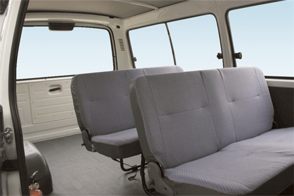 金旅XML6532J75客车(汽油国五10-12座)