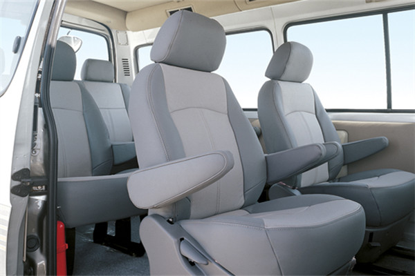 金旅XML6532JA8小型客车(柴油国四5-9座)