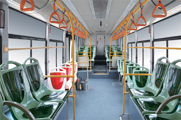 金旅XML6105JHEVL5CN公交车(NG/电混动国五20-36座)