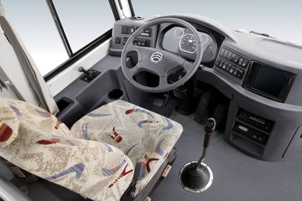 金旅XML6807J15Y客车(柴油国五24-34座)