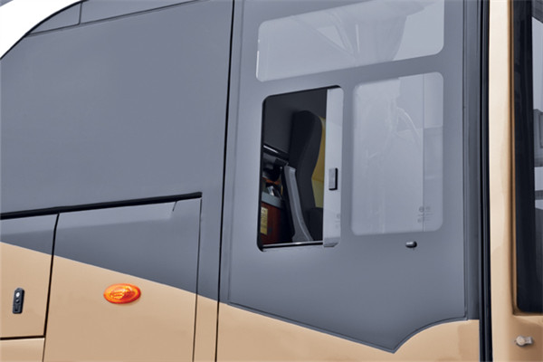 金旅XML6112J55Y客车(柴油国五24-54座)