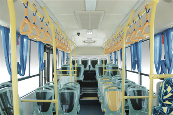 金旅XML6845J15CN公交车(天然气国五14-30座)