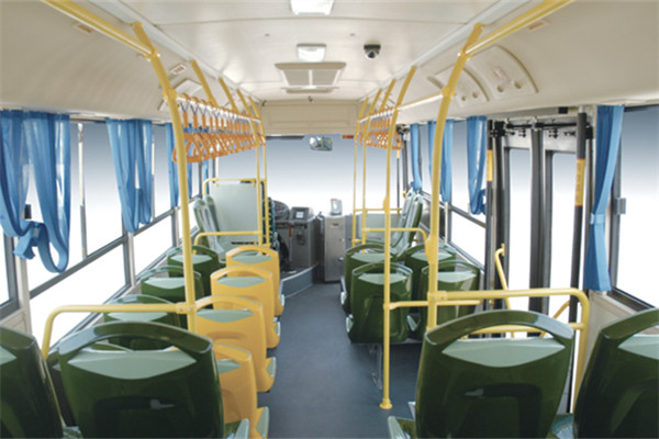 金旅XML6845J15CN公交车(天然气国五14-30座)