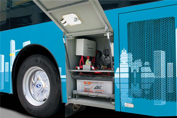 金龙XMQ6850AGPHEVD51公交车(柴油/电混动国五10-26座)