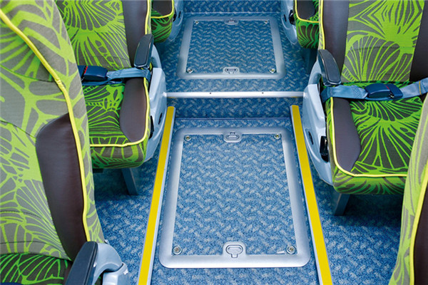 金龙XMQ6125HYD5C客车(柴油国五24-54座)