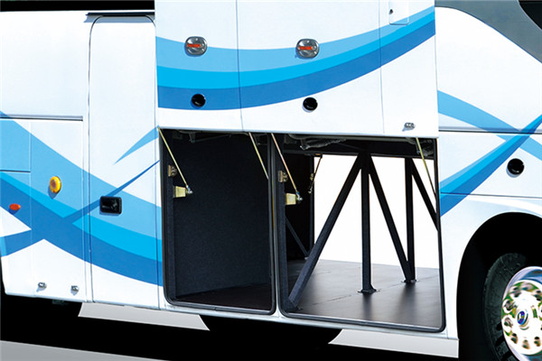 金龙XMQ6125HYD5C客车(柴油国五24-54座)