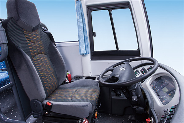 金龙XMQ6101AYD5C客车(柴油国四24-49座)