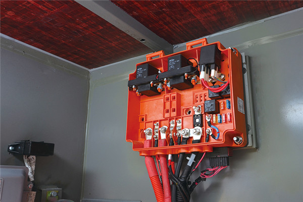 金龙XMQ6113BYBEVL3客车(纯电动24-64座)