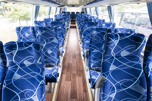 金龙XMQ6113BYBEVL3客车(纯电动24-64座)