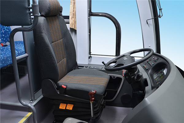 金龙XMQ6113BYBEVL3客车(纯电动24-64座)