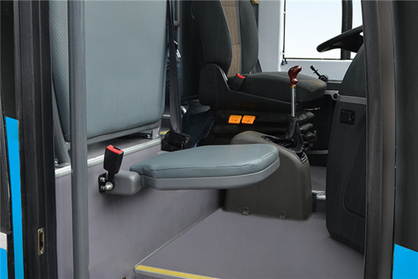 金龙XMQ6113BYBEVL1客车(纯电动24-53座)