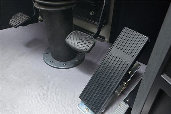 金龙XMQ6113BYBEVL客车(纯电动24-53座)