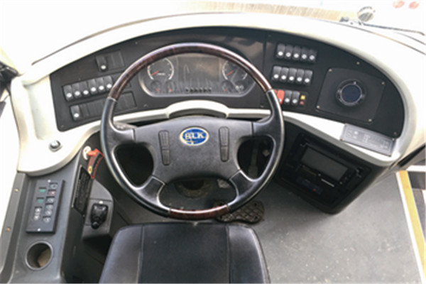 百路佳JXK6115CPHEVN客车(天然气/电混动国五24-55座)