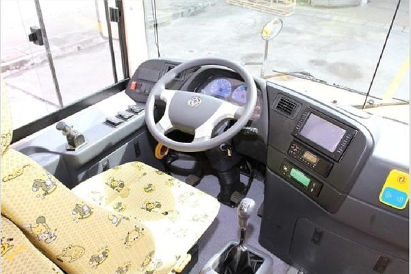 东风DFH6920B2中小学生专用校车(柴油国五24-47座)