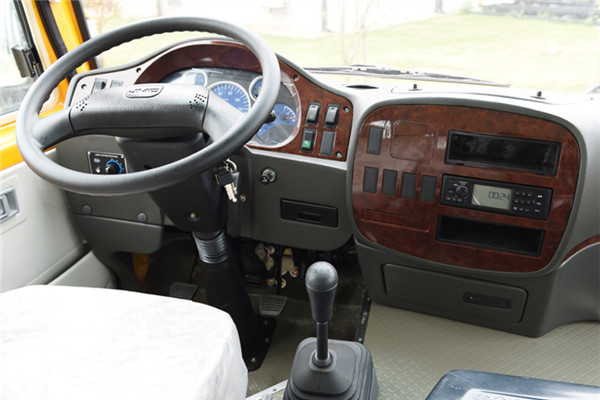 晶马JMV5053XGC工程车(柴油国五10-15座)