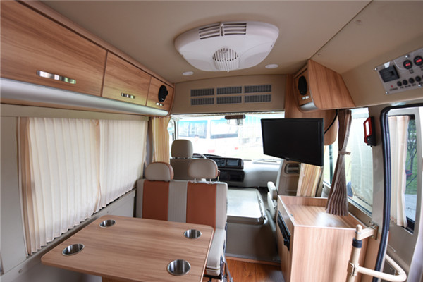 晶马JSV5051XLJM25房车(柴油国五2-6座)