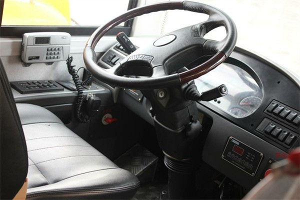 五洲龙FDG6801EVG1公交车(纯电动15-24座)