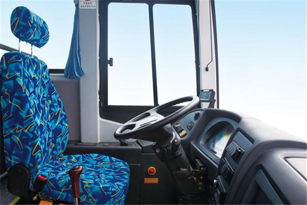 亚星YBL6117GHBEV公交车(纯电动24-49座)