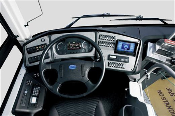 亚星JS6108GHBEV3公交车(纯电动18-42座)