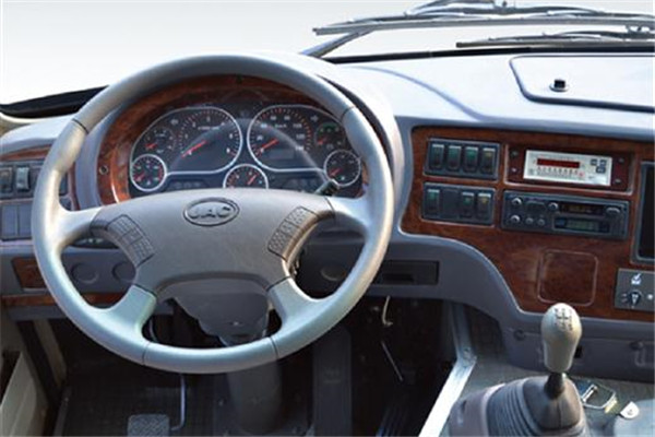 亚星JS6570XCP1幼儿专用校车(柴油国五10-19座)