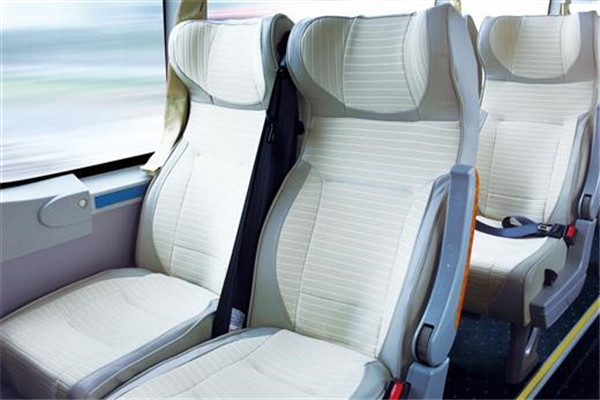 亚星YBL6148H1QP2客车(柴油国五24-69座)