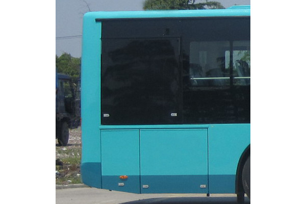金旅XML6125JHEVG5C1公交车(柴油/电混动国五10-40座)