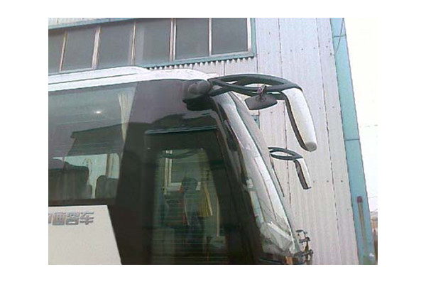 中通LCK6880H5A客车(柴油国五24-38座)