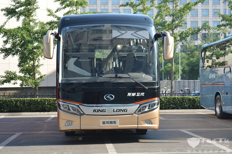 金龙XMQ6127BYD5C客车(柴油国五24-55座)