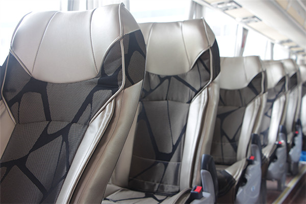 南京金龙NJL6125Y客车(柴油国五24-52座)