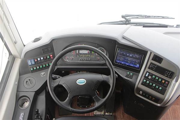 南京金龙NJL6125Y客车(柴油国五24-52座)