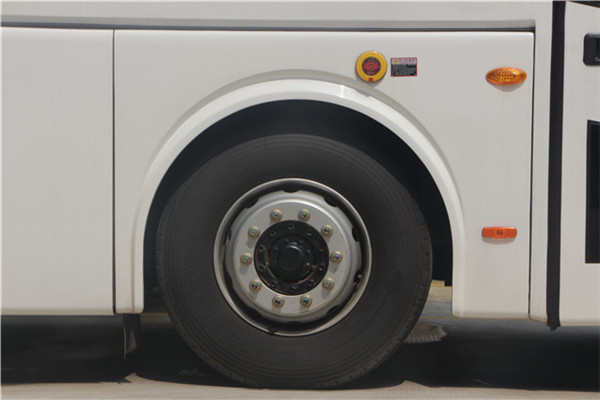 南京金龙NJL6117BEV10客车(纯电动24-53座)