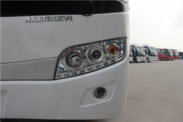 南京金龙NJL6118BEV8客车(纯电动24-53座)