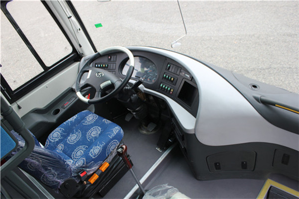 南京金龙NJL6806BEVG公交车(纯电动10-33座)