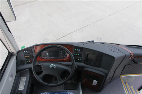 南京金龙NJL6118BEV9客车(纯电动24-53座)