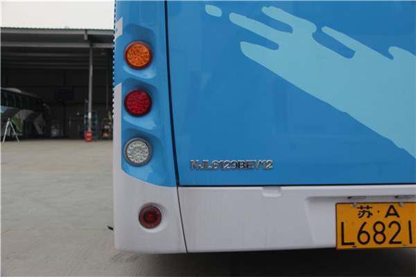 南京金龙NJL6129BEV32公交车(纯电动36-47座)