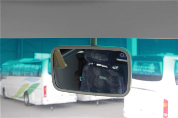 南京金龙NJL6808YA5客车(柴油国五24-35座)