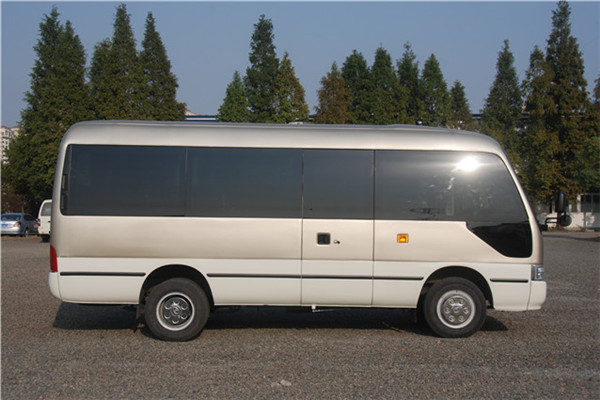 南京金龙NJL6606YF5客车(柴油国五10-19座)