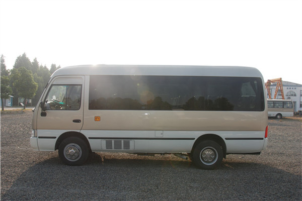 南京金龙NJL6606YF5客车(柴油国五10-19座)