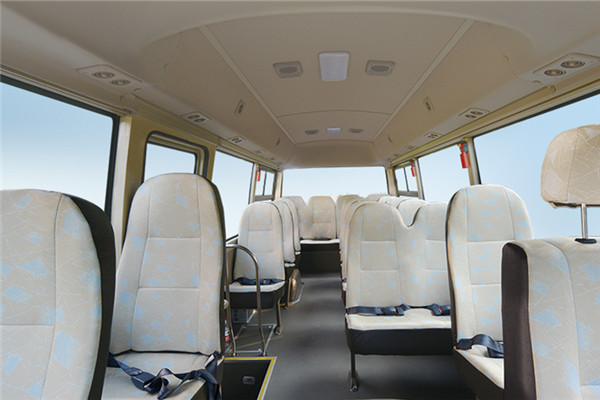 金龙XMQ6706AYD4D1客车(柴油国四10-23座)