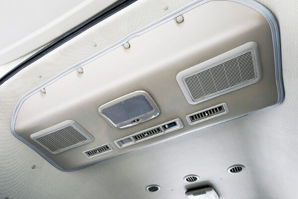 金龙XMQ6600BED5C轻型客车(柴油国五10-18座)