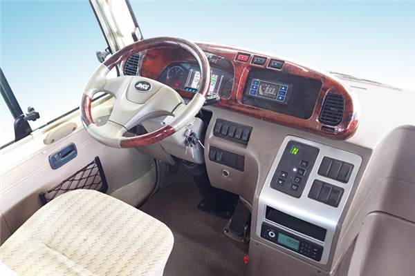 晶马JMV6820BEV3客车(纯电动24-38座)